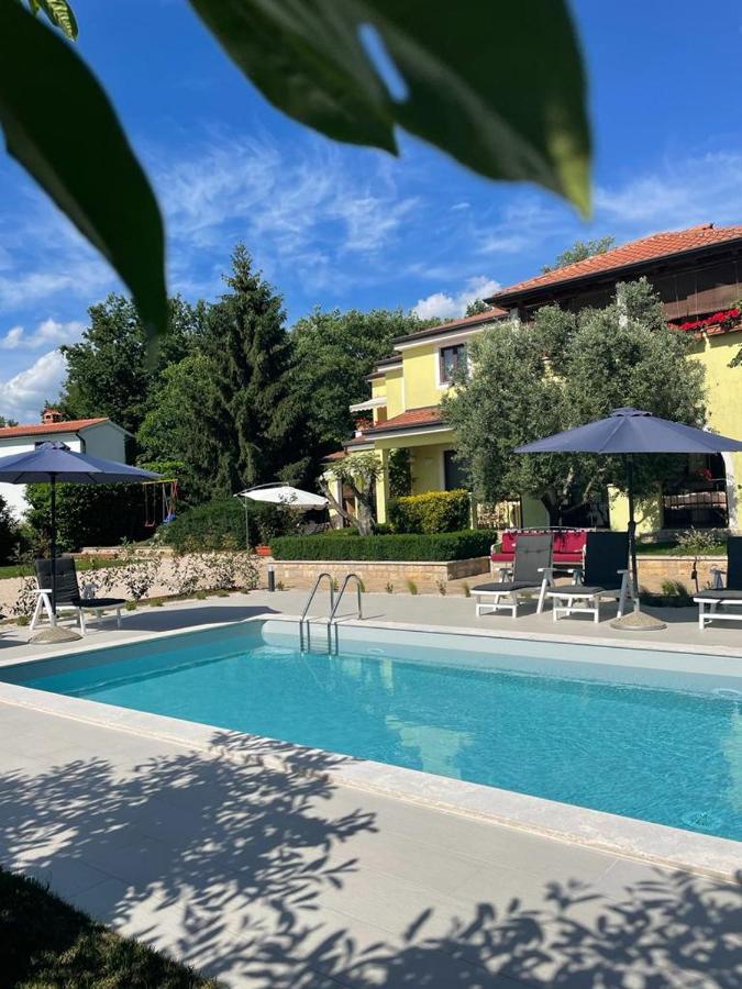 Apartments Sterna Groznjan Luaran gambar