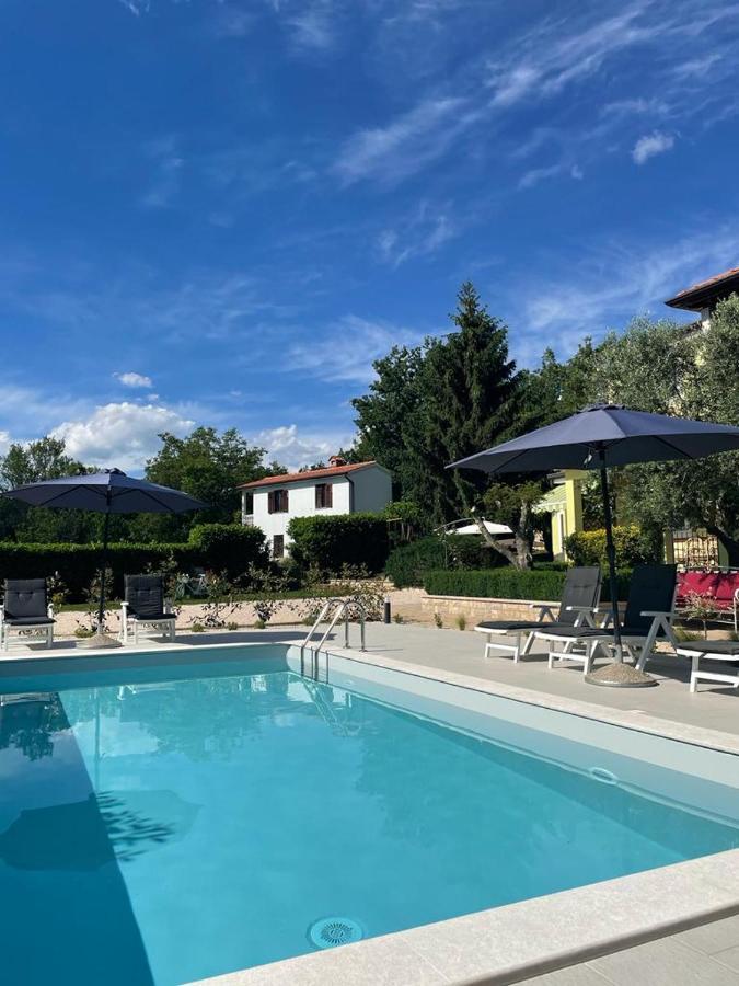 Apartments Sterna Groznjan Luaran gambar